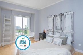  Lisbon Airport Hostel  Лиссабон